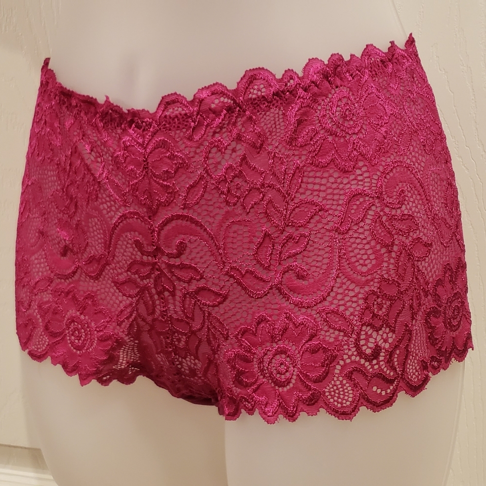 Victoria's Secret padded bra and matching boy cut panty. Never worn. - Picture 4 of 9